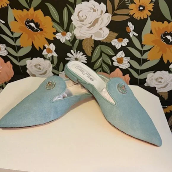 NEW CLAIRE FLOWERS Women's Gretchen Mule with Signature Emblem in Aquamarine - Picture 3 of 4